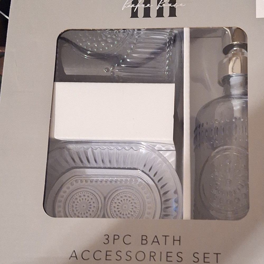 Home Basics Elegant Glass Bath Set - Clear